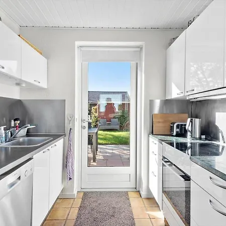 S718-stroby-svalemosevej-18 Strøby Ladeplads