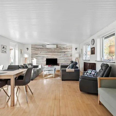 S718-stroby-svalemosevej-18 *